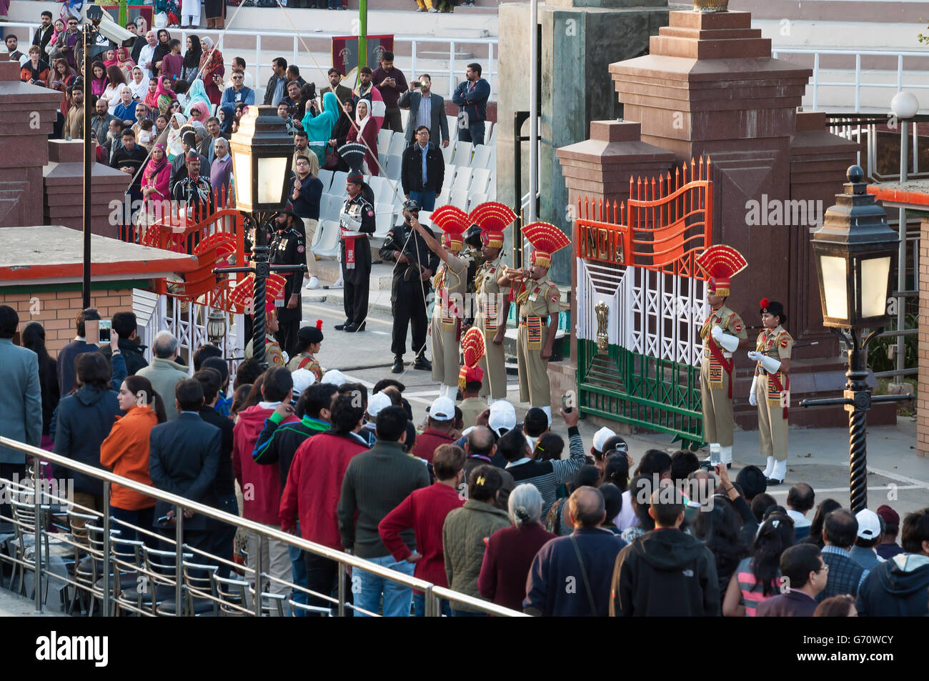 La frontera de Wagah India-Pakistán Ceremonia de Clausura. Foto de stock