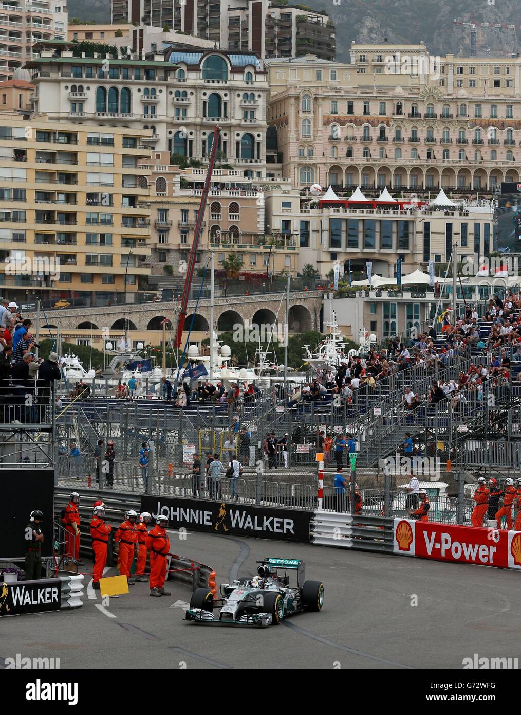 Carreras de Motor - Formula One World Championship - Gran Premio de Mónaco 2014 - Práctica 1 y 2 - Circuito de Mónaco. Mercedes' Lewis Hamilton durante la práctica para el Gran Premio de Mónaco 2014 en el Circuit de Monaco, Monte Carlo. Foto de stock