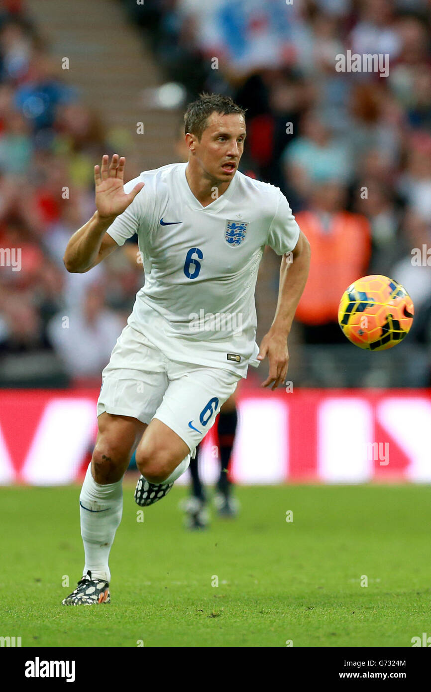 Fútbol - Copa Mundial 2014 - Friendly - England contra Peru - Estadio Wembley. Phil Jagielka de Inglaterra en acción Foto de stock