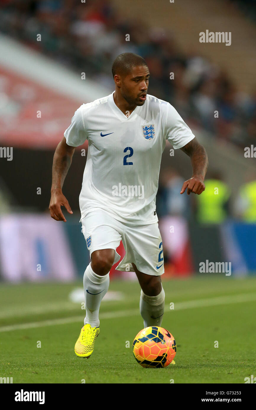 Fútbol - Copa Mundial 2014 - Friendly - England contra Peru - Estadio Wembley. Glen Johnson de Inglaterra en acción Foto de stock