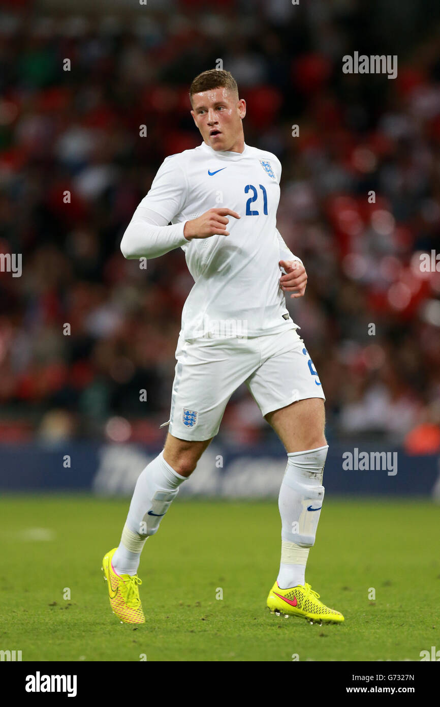 Fútbol - Copa Mundial 2014 - Friendly - England contra Peru - Estadio Wembley. Ross Barkley de Inglaterra en acción Foto de stock