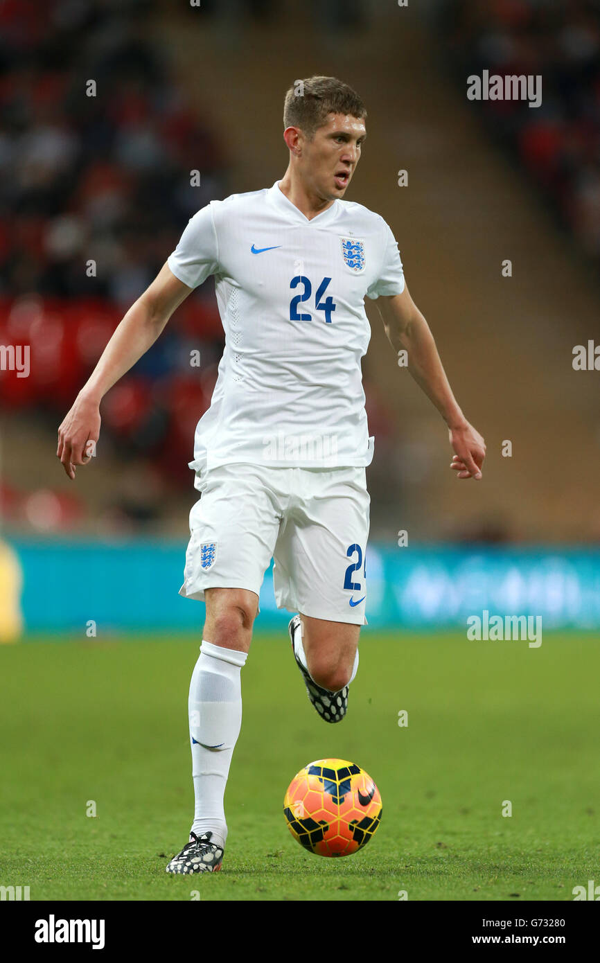 Fútbol - Copa Mundial 2014 - Friendly - England contra Peru - Estadio Wembley. John Stones de Inglaterra en acción Foto de stock