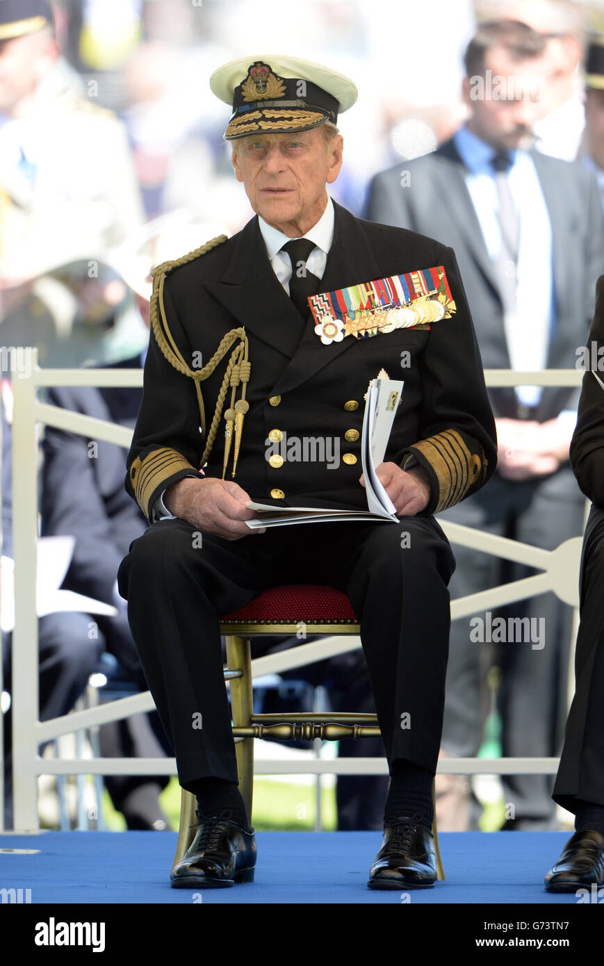 El Príncipe Felipe durante un servicio conmemorativo para conmemorar el 70º aniversario de los desembarcos del día D durante la Segunda Guerra Mundial Foto de stock