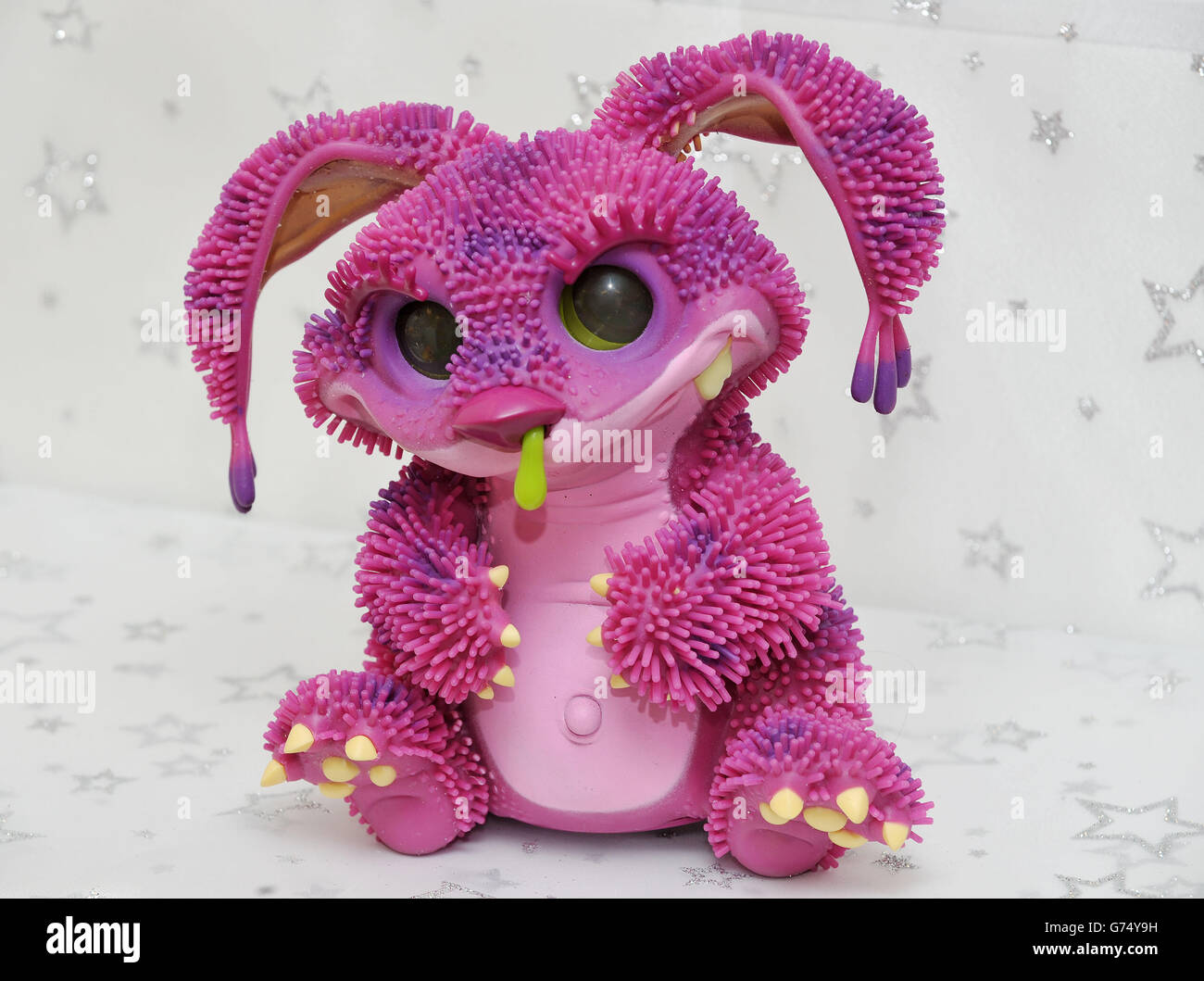 Xeno the cheeky interactive baby monster fotografías e imágenes de alta  resolución - Alamy