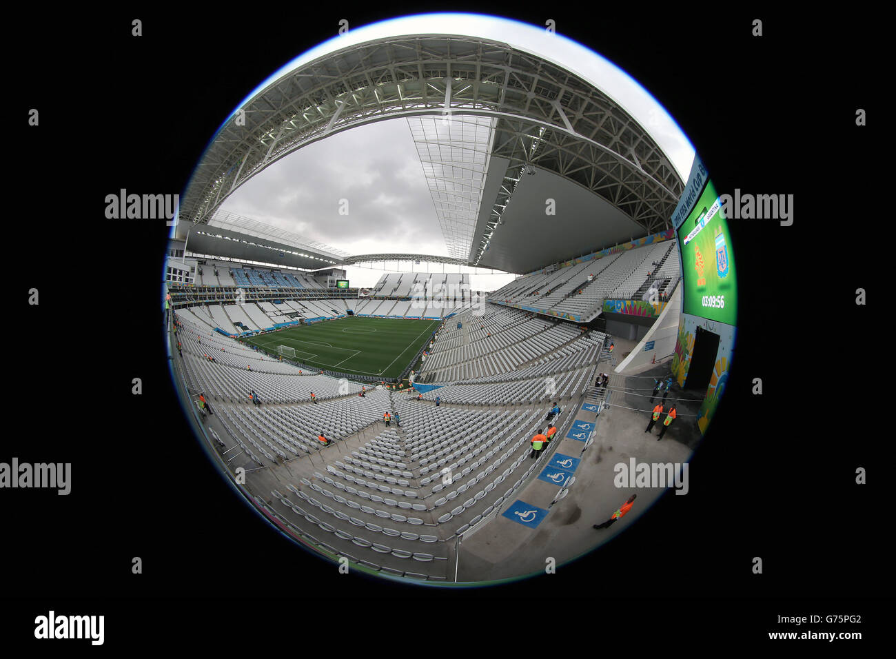 Fútbol - Copa Mundial de la FIFA 2014 - Semi Final - Países Bajos contra Argentina - Arena de Sao Paulo. Vista general de gran angular de la Arena de Sao Paulo Foto de stock