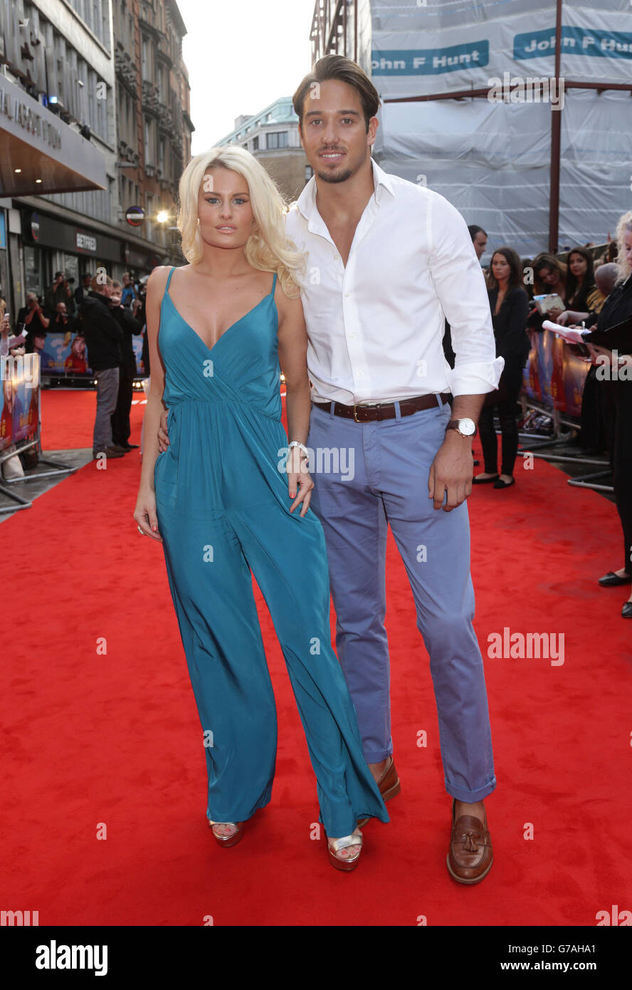 Danielle Armstrong y James Lock asistieron al estreno británico de What