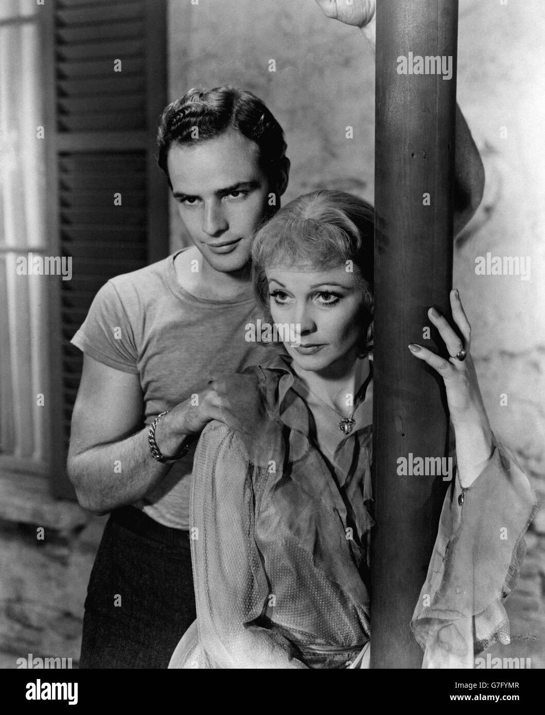 Vivien Leigh y Marlon Brando en una escena de la versión cinematográfica de Tennessee Williams jugar 'UN tranvía llamado deseo'. Foto de stock