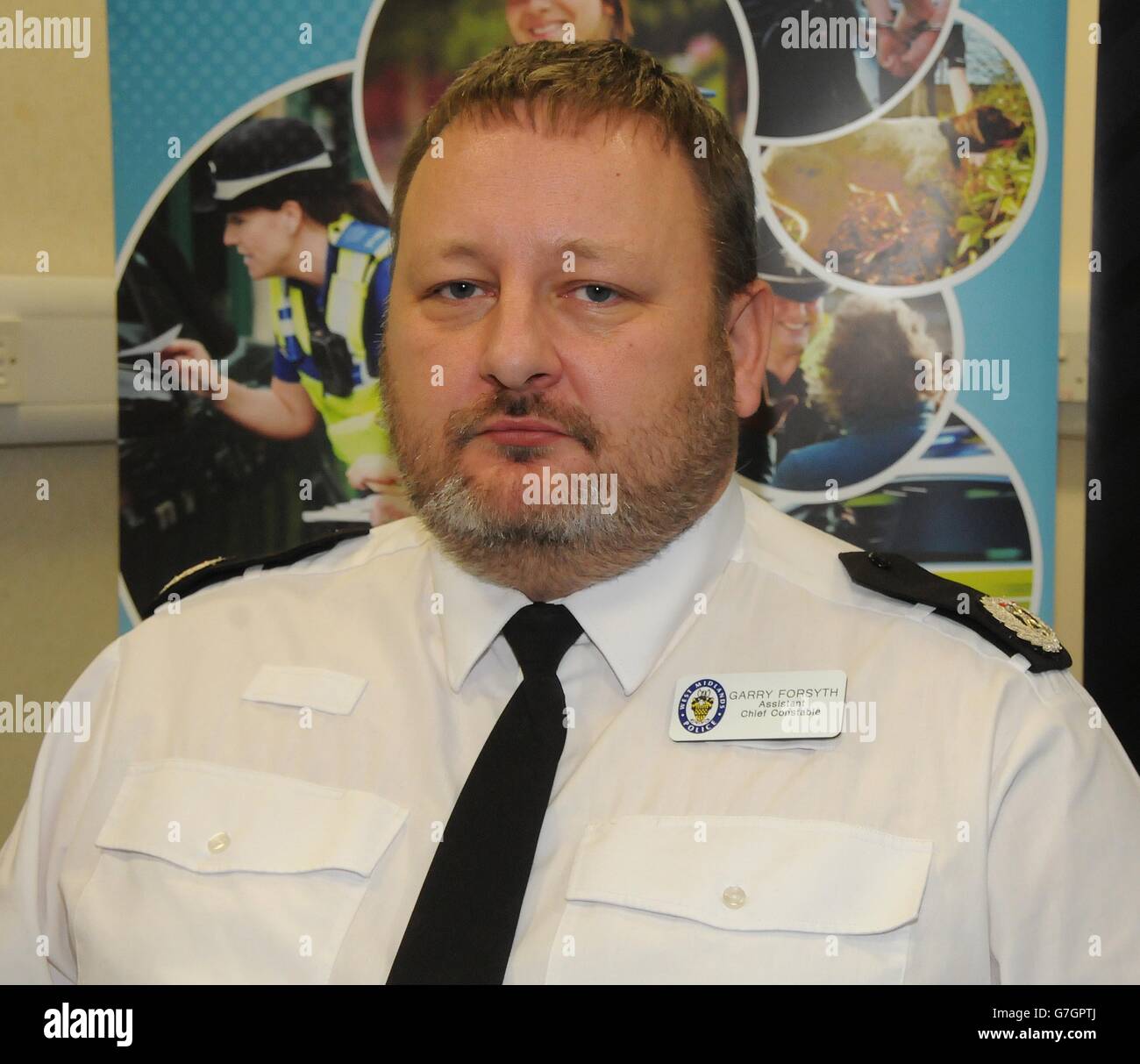 El Jefe Auxiliar de Policía de West Midlands, Constable Garry Forsyth, en la sede de su fuerza en Birmingham, durante una reunión informativa de prensa sobre una posible amenaza contra los oficiales que prestan servicio. Foto de stock