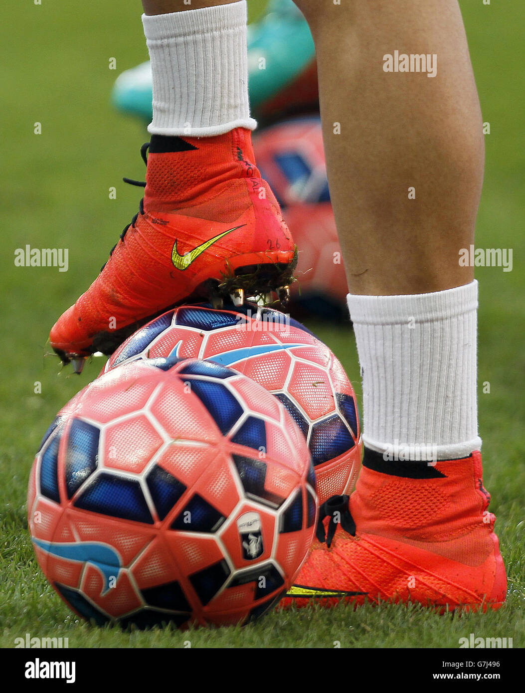 Cerdo Ventilación En respuesta a la Vista general de un balón de fútbol nike fotografías e imágenes de alta  resolución - Alamy