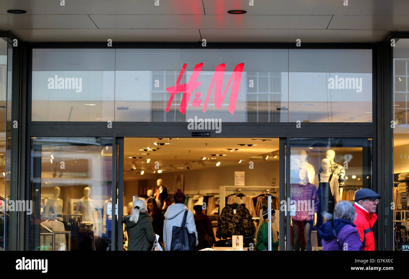 Una visión general de una tienda H&M en Cambridge, como el gigante de la  moda aumentó los beneficios anuales después de abrir más de una nueva  tienda al día el año pasado