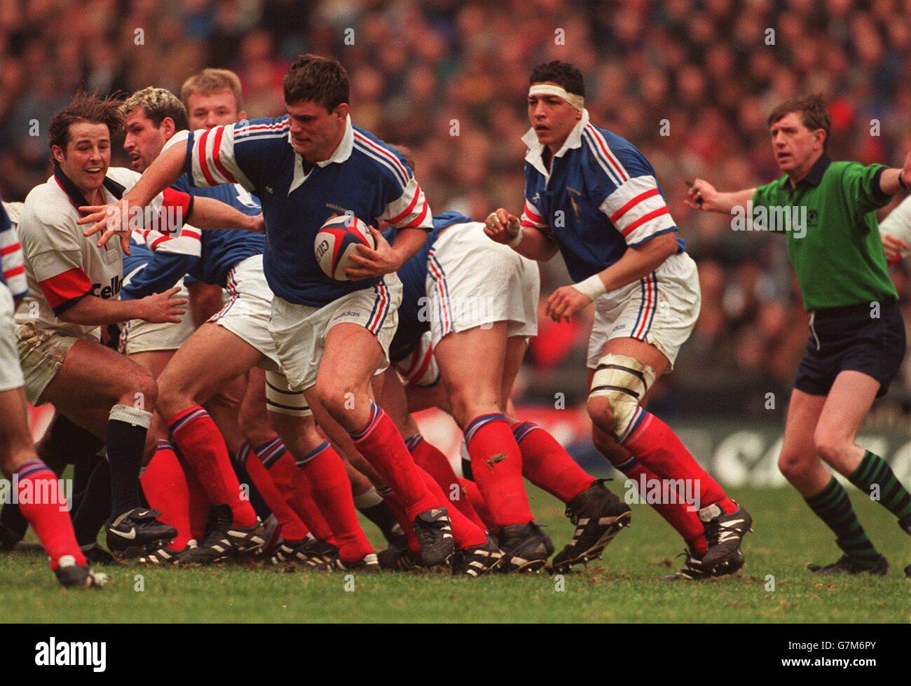 Rugby Internacional - Cinco Naciones - Inglaterra contra Francia. Fabien  Pelous, Francia Fotografía de stock - Alamy
