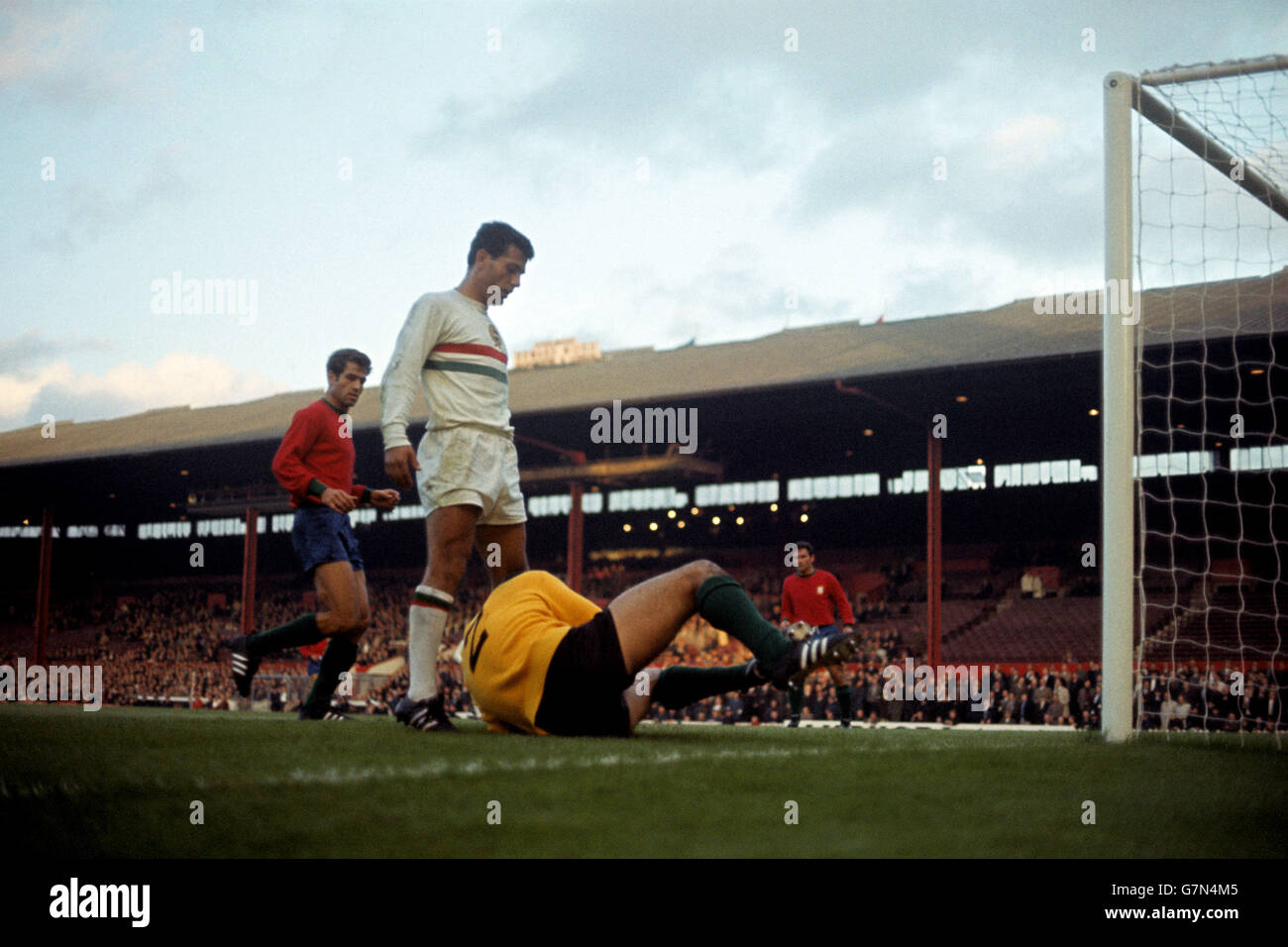 - Copa Mundial de Fútbol Inglaterra 1966 - Grupo 3 - Portugal v Hungría Foto de stock