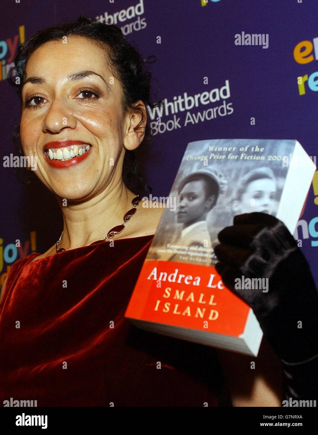 Andrea levy with her book small island fotografías e imágenes de alta  resolución - Alamy