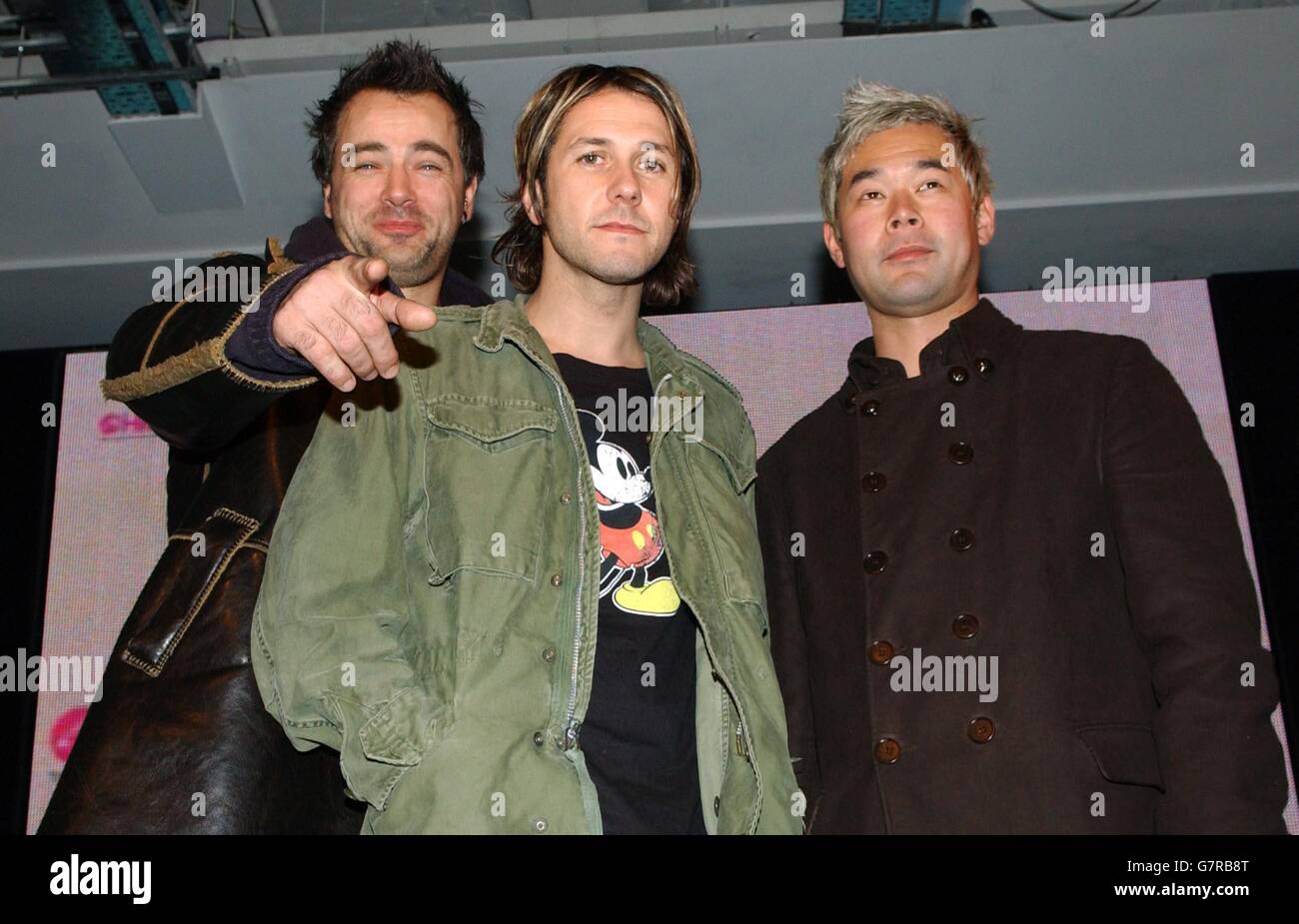 Grant Nicholas Taka Hirose Mark Richardson Dean Tidey De Feeder Actuan En Directo En El Escenario En El Carling Apollo Hammersmith El 21 De Marzo De 06 En Londres Fotografia De Stock Alamy