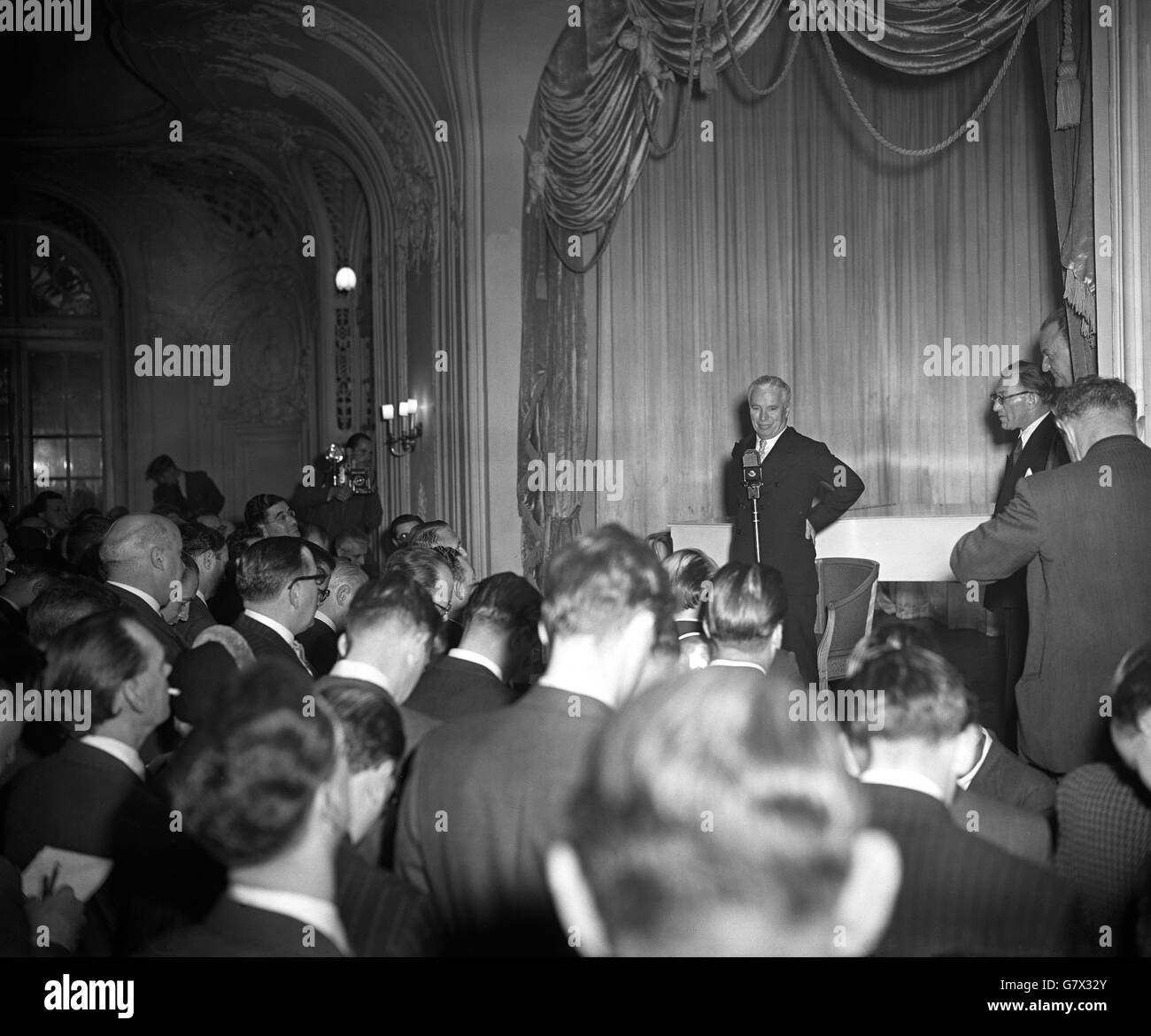 Entretenimiento - Charlie Chaplin en Londres - Hotel Savoy de Londres Foto de stock
