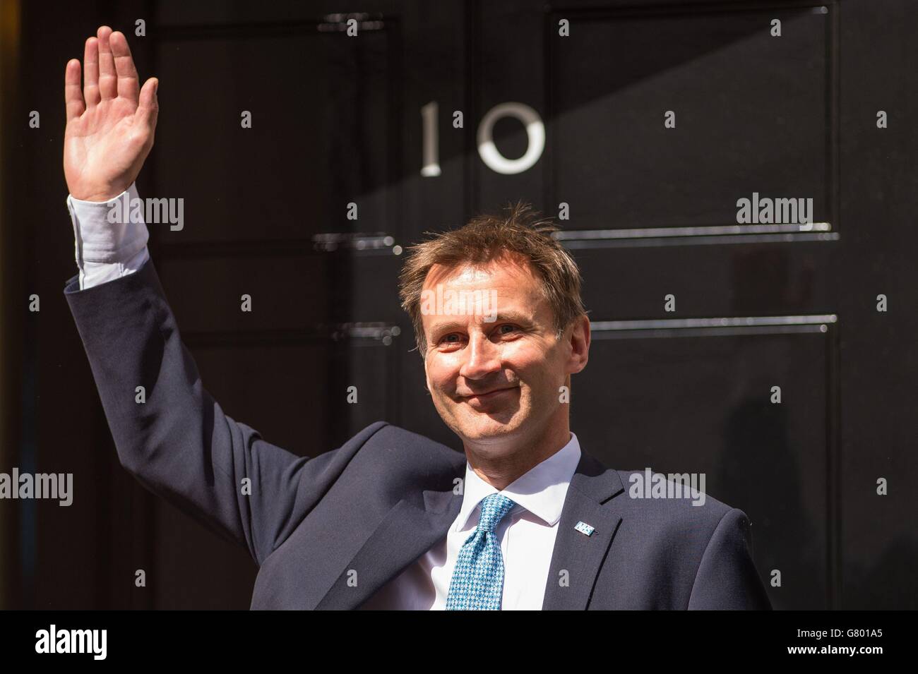 Jeremy Hunt, quien permanecerá como Secretario de Salud, llega a Downing Street, Westminster, Londres. Foto de stock