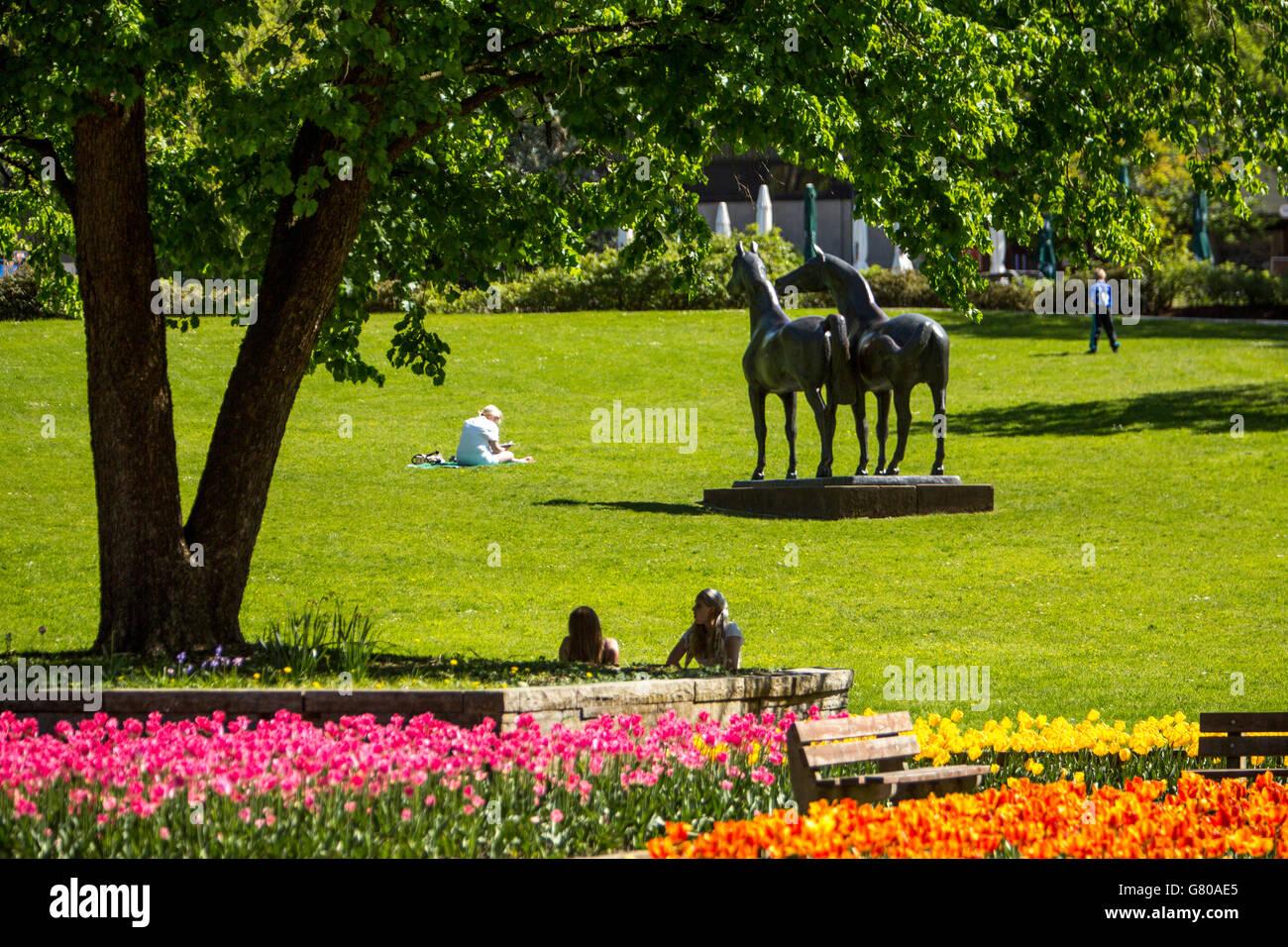 El Grugapark en Essen, Alemania, un parque municipal en el centro de la ciudad, con muchas plantas, jardines, animales y la actividad de ocio Foto de stock