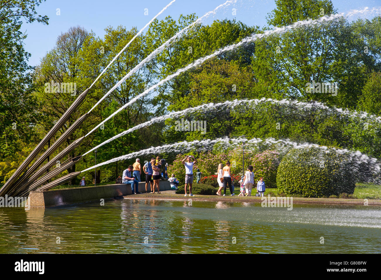 El Grugapark en Essen, Alemania, un parque municipal en el centro de la ciudad, con muchas plantas, jardines, animales y la actividad de ocio Foto de stock