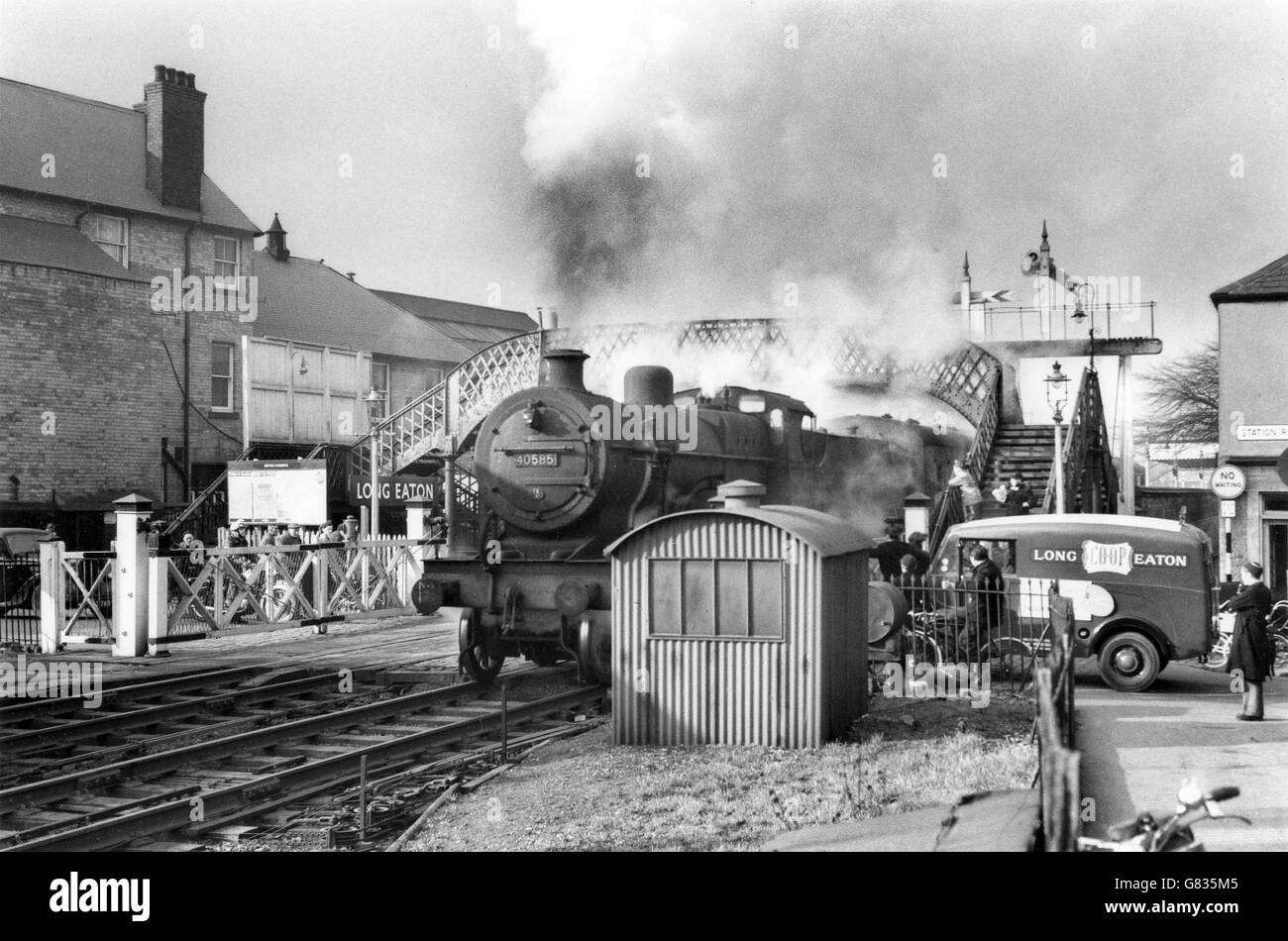 Punto De Agua Para Motores De Vapor En El Ferrocarril Midland Foto de  archivo - Imagen de punta, viejo: 172595910