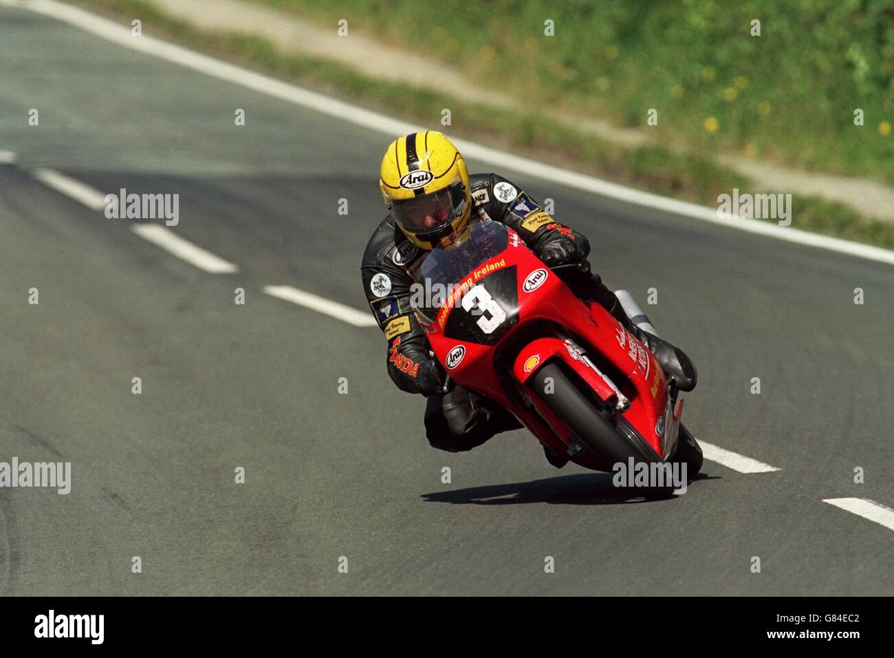 Moto Isle Of Man Tt Race Joey Dunlop En La Ultra Lightweight 125 Tt Fotografia De Stock Alamy