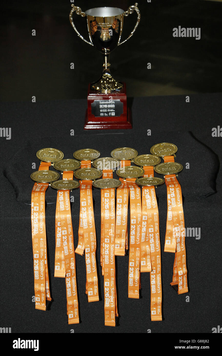 Sport trophy display fotografías e imágenes de alta resolución - Alamy