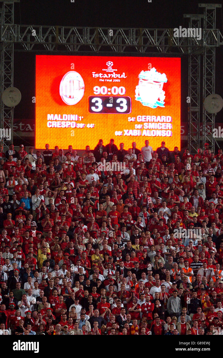 Fútbol - UEFA Champions League - Final - AC Milan contra Liverpool -  Estadio Olímpico Ataturk. El marcador después de 90 minutos muestra el  marcador de 3-3 Fotografía de stock - Alamy