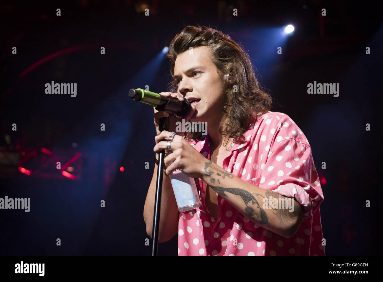 Festival de Música de Apple 2015 - Londres. Harry Styles of One Direction actuando en el festival de música de Apple en la Roundhouse en Camden, Londres. Foto de stock