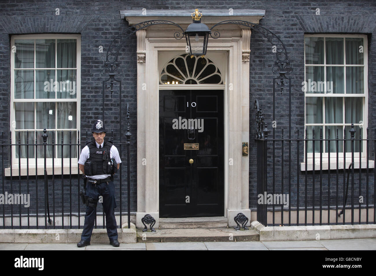Nº10 de Downing Street, conocida como la número 10, residencia oficial y oficina del Primer Ministro británico, Westminster, London, UK Foto de stock