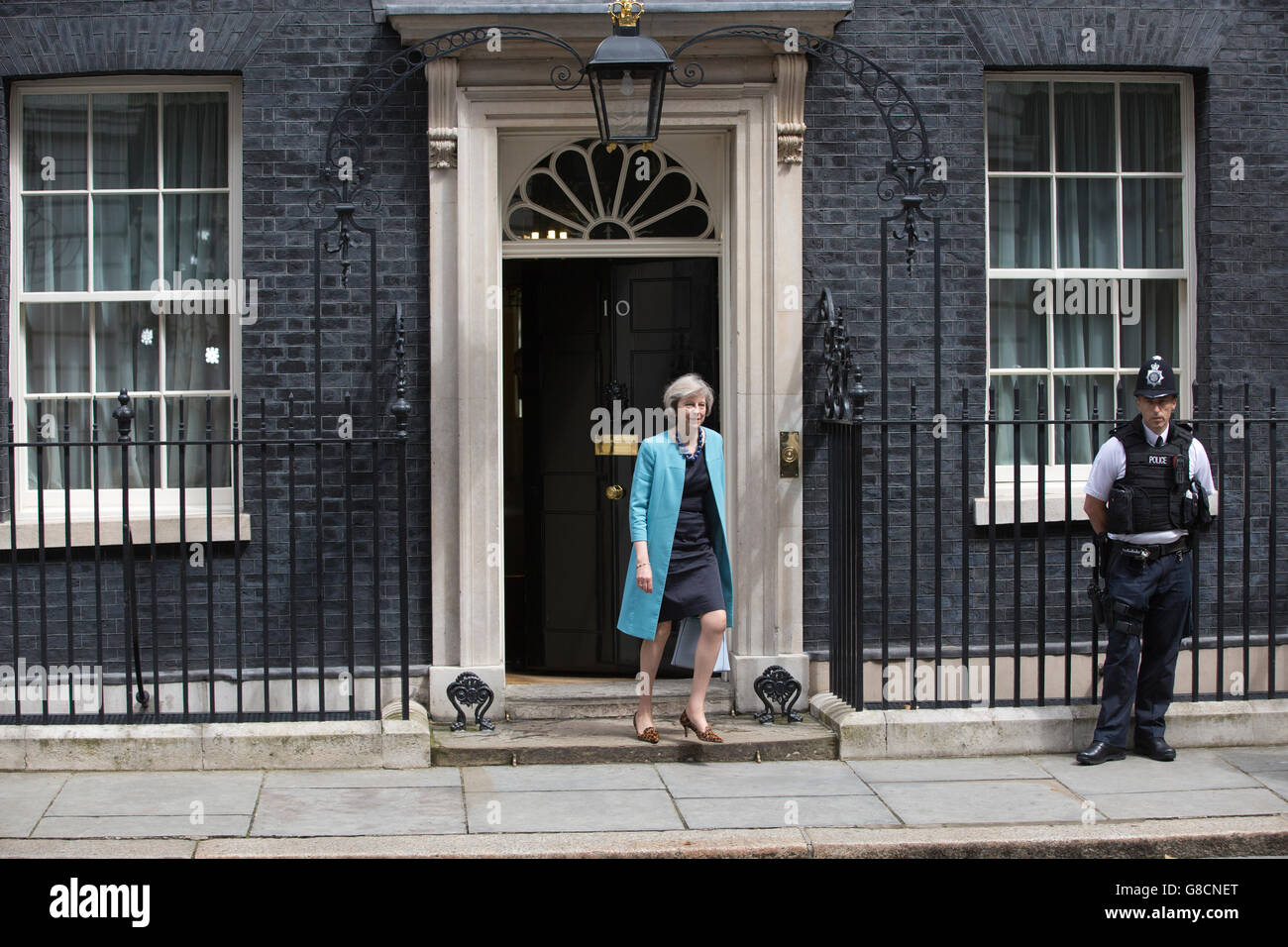 Teresa Mayo, Secretario de Interior deja No.10 después de que el Partido Conservador de la UE en la reunión de emergencia del Gabinete de Downing Street, London, UK Foto de stock