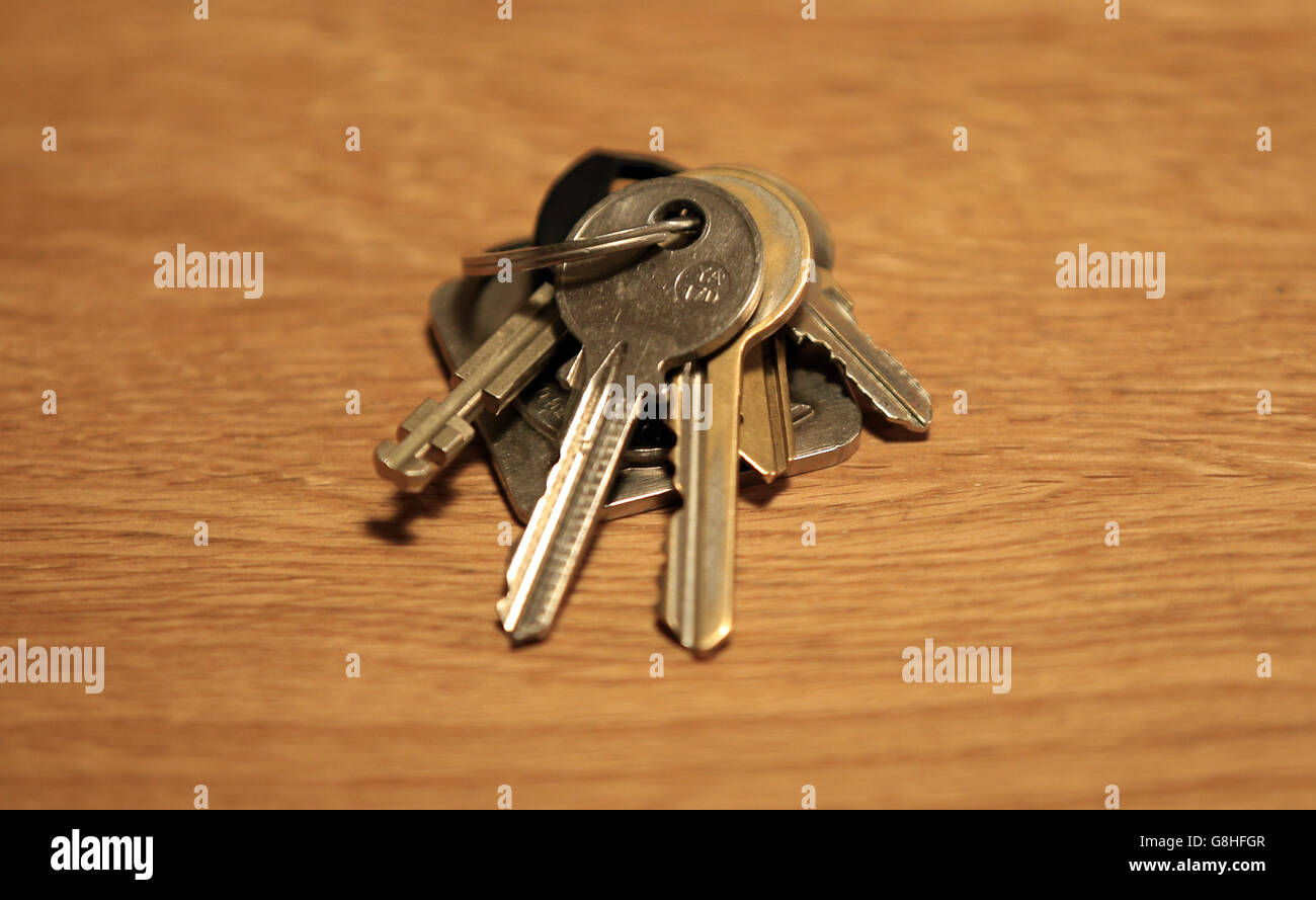 Un juego de llaves de la casa descansa una fotografías e de alta resolución - Alamy