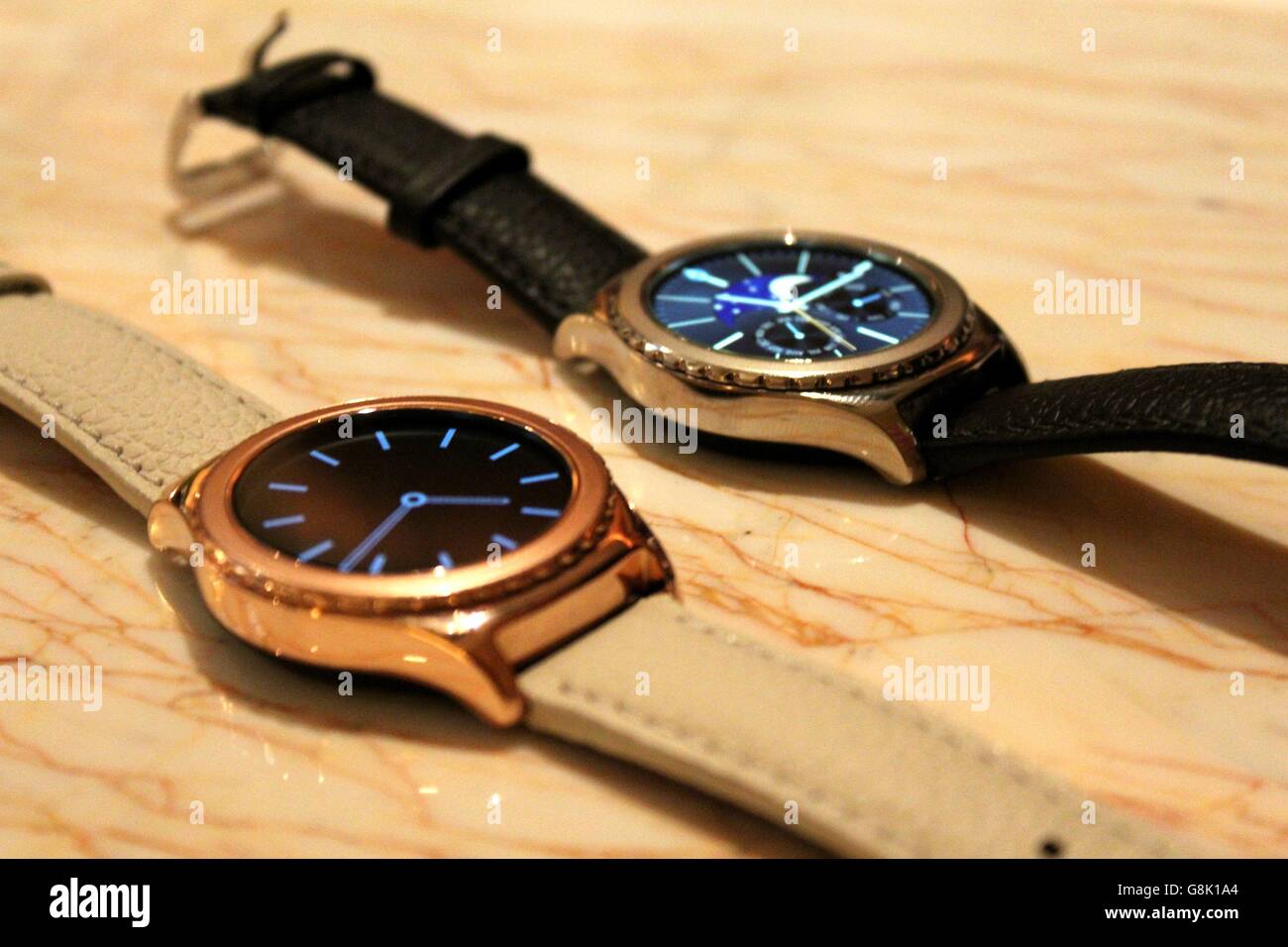 Samsung gear hotsell s2 platinum