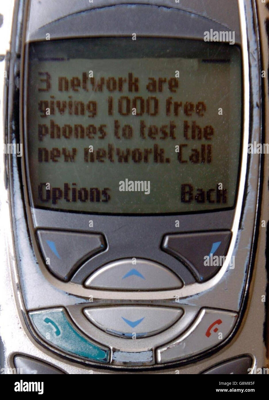 Un teléfono móvil muestra el mensaje de texto de engaño que causó una línea  de ayuda para hombres impotentes a ser cerrado después de un mensaje que  hizo que fuera bombardeado con