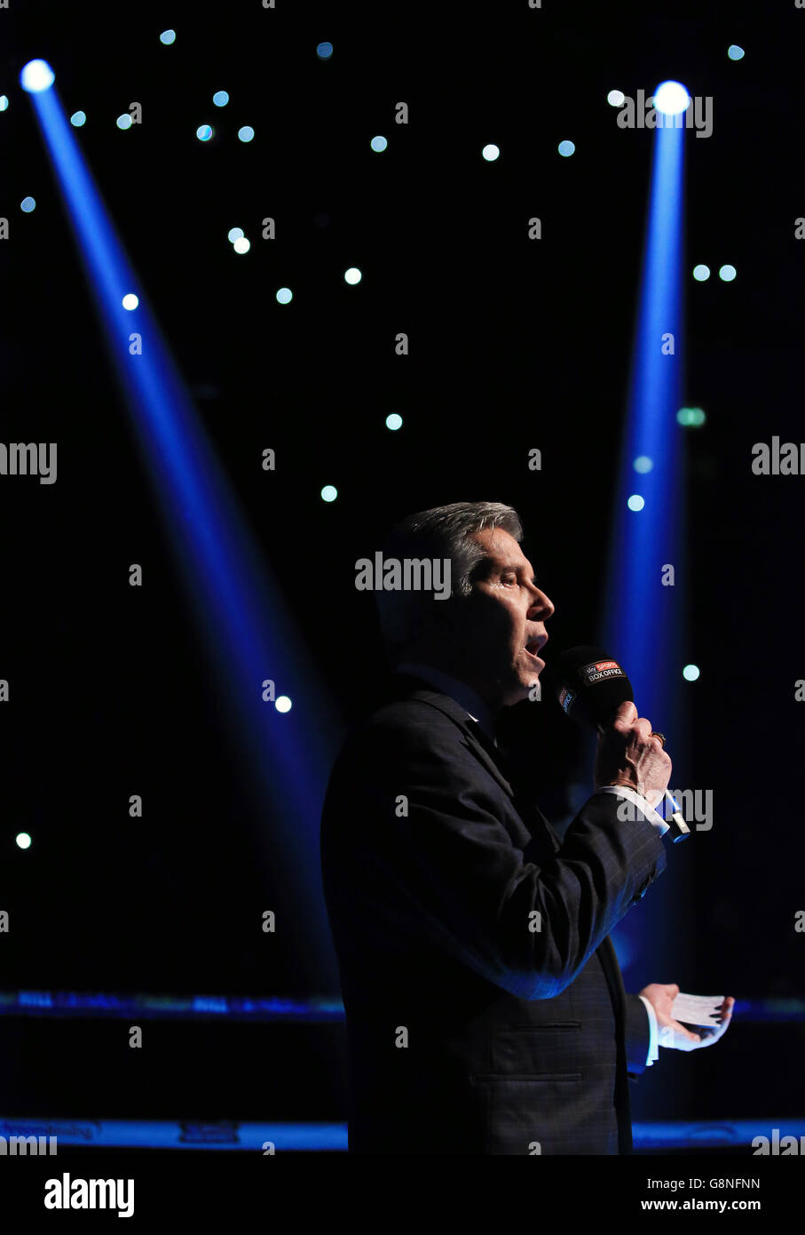 Ring announcer fotografías e imágenes de alta resolución - Página 4 - Alamy