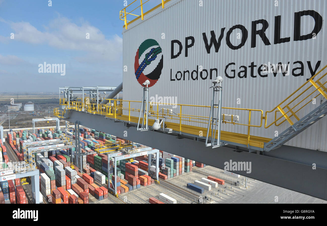 Imagen de DP World London Gateway, puerto de contenedores en  Stanford-le-Hope, Essex Fotografía de stock - Alamy