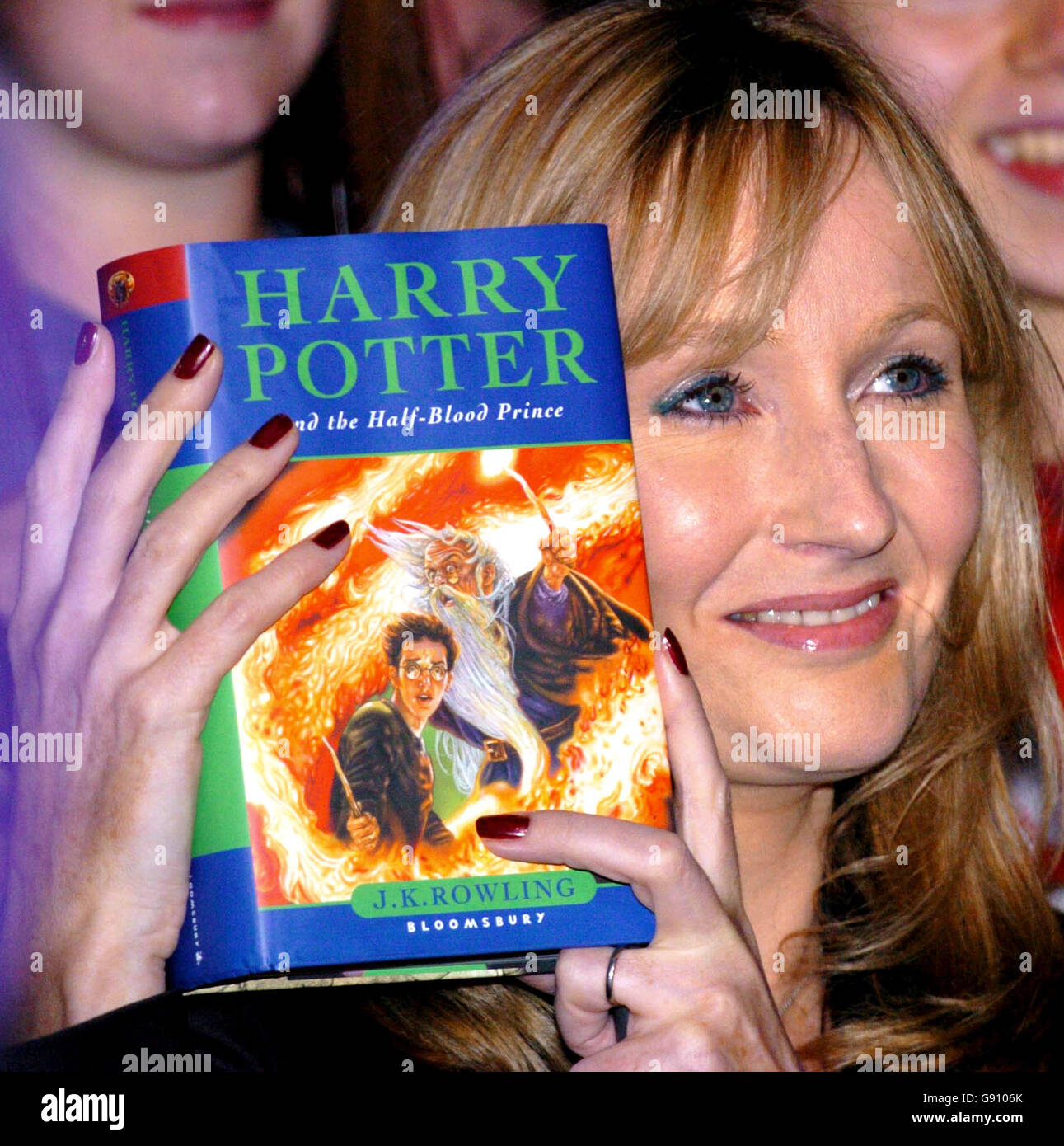Un archivo Imagen de JK Rowling el autor de los libros de Harry Potter.datado  15 de julio de 2005. Harry Potter ha sido votado como el mayor héroe de  fantasía de todos