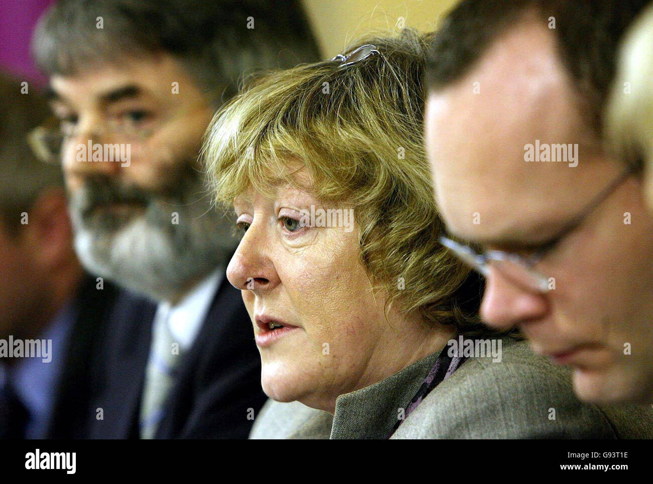 Patricia McKeown (centro), Vicepresidenta del Congreso Irlandés de Sindicatos, preside una discusión sobre la controvertida Directiva de Servicios de la UE en Dublín, el viernes 27 de enero de 2006 Véase la Directiva SOBRE POLÍTICA de la historia de la Autoridad Palestina. PRENSA FOTO DE ASOCIACIÓN. El crédito de la foto debe ser: Niall Carson/PA Foto de stock