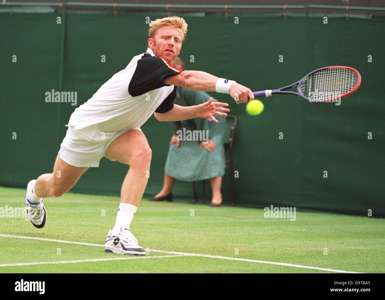 Boris Becker se camillas para volver contra millas MacLagan Foto de stock