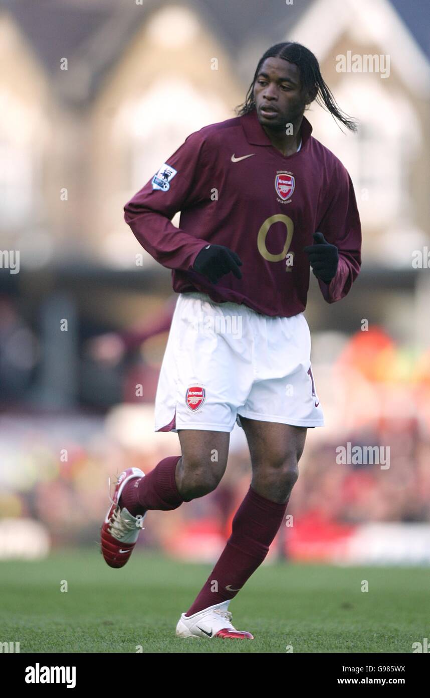 Fútbol - Fa Barclays Premiership - Arsenal contra Charlton Athletic - Highbury. Emmanuel Adebayor del Arsenal Foto de stock