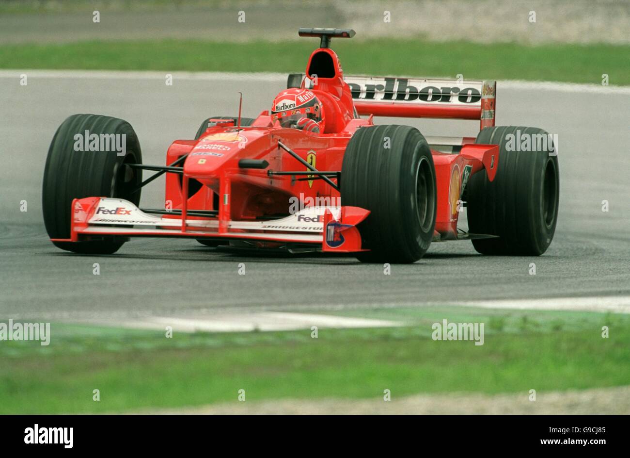 Carreras de Fórmula Uno - Gran Premio de Austria - Clasificación. Michael  Schumacher sale de la segunda curva en Austria Fotografía de stock - Alamy