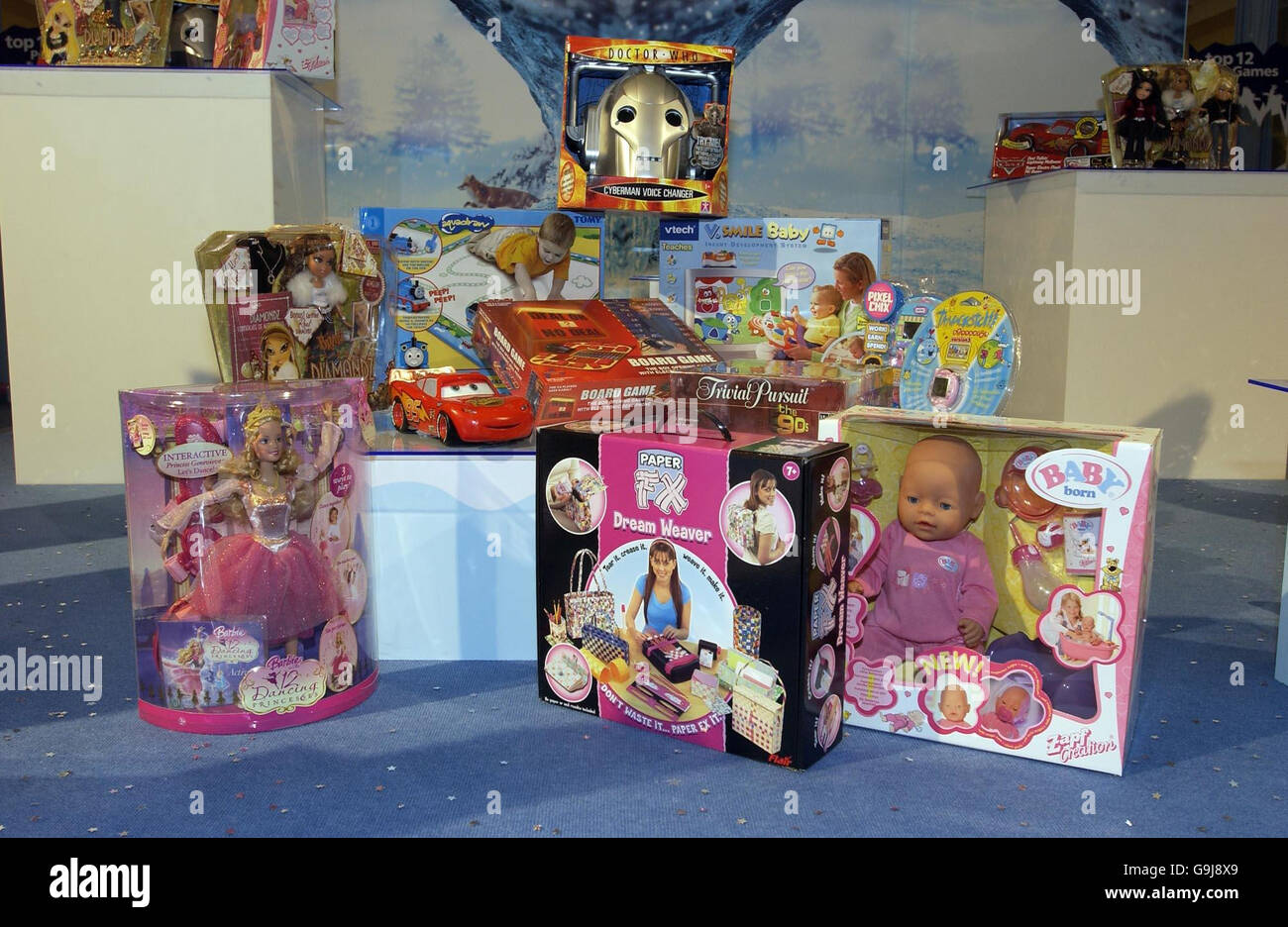 Labor pasos estar impresionado Top 12 christmas dream toys fotografías e imágenes de alta resolución -  Alamy