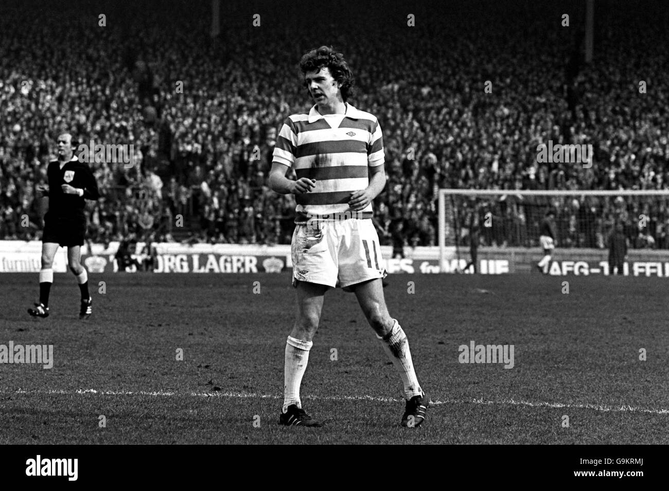 Fútbol - División Premier Escocesa - Rangers contra Celtic. Alfie Conn, Celta Foto de stock
