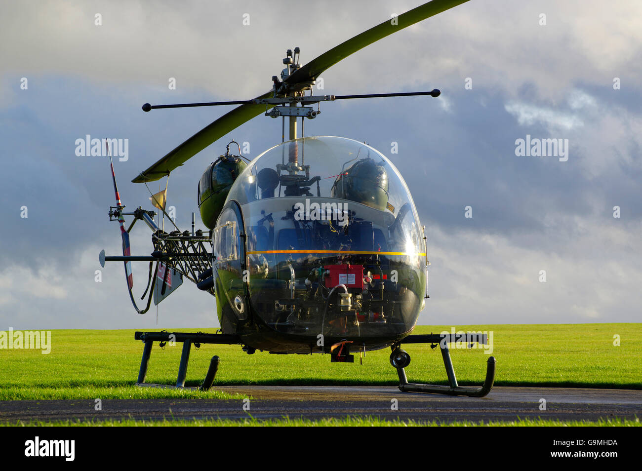 Bell 47G, Sioux, G-CICN, XT131, Wallop medio, Inglaterra, Reino Unido. Foto de stock