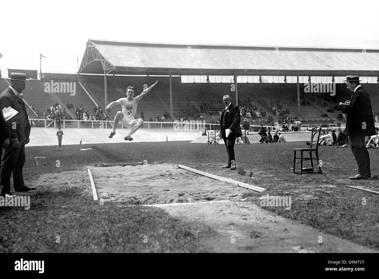 Atletismo - Juegos Olímpicos de Londres 1908 - Salto de longitud - Final - CIUDAD BLANCA Foto de stock