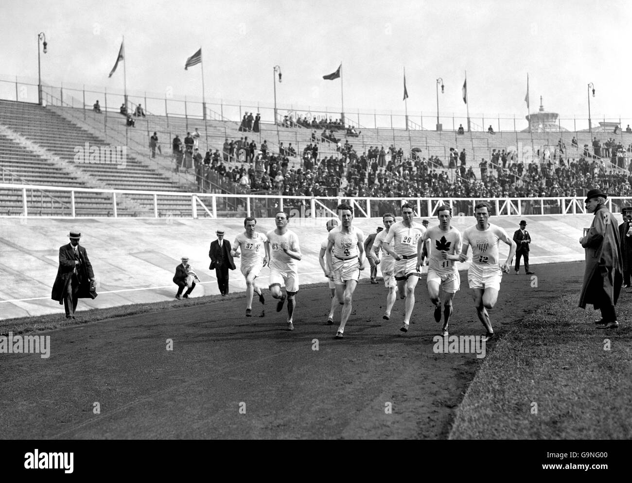 Atletismo - Juegos Olímpicos de Londres 1908 - 1500m - Final - CIUDAD BLANCA Foto de stock