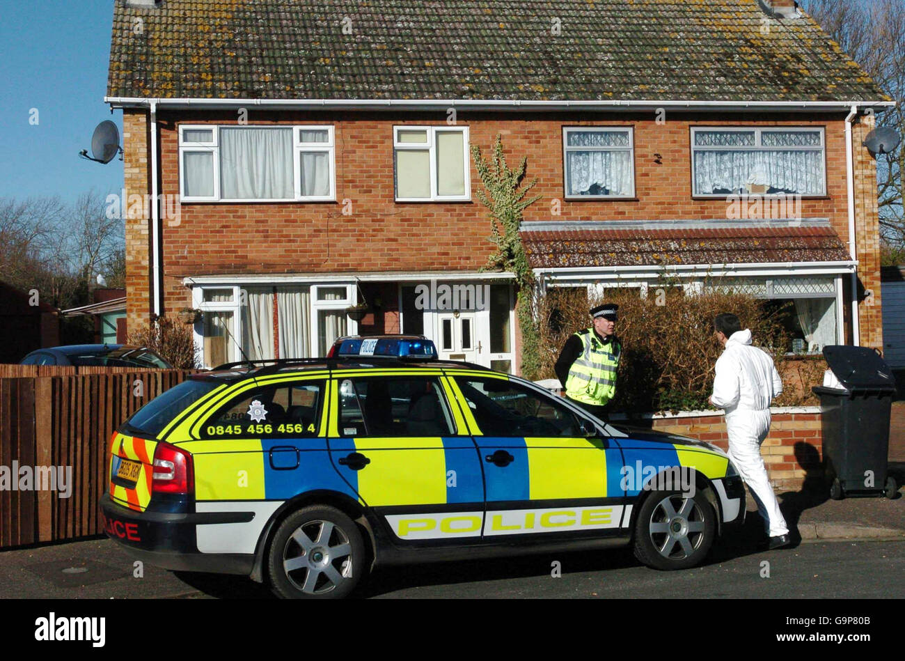 Cuerpos encontrados en casa en peterborough fotografías e imágenes de