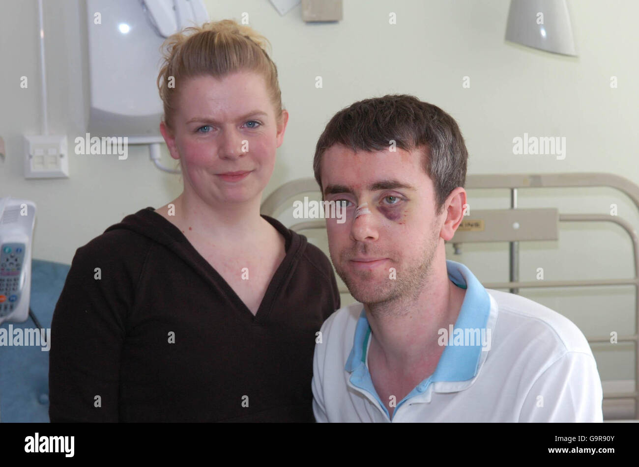 Graeme Stuart, de 28 años, y su prometida Ann-Marie McFadyen, de 29 años, en el Preston Royal Hospital. Foto de stock