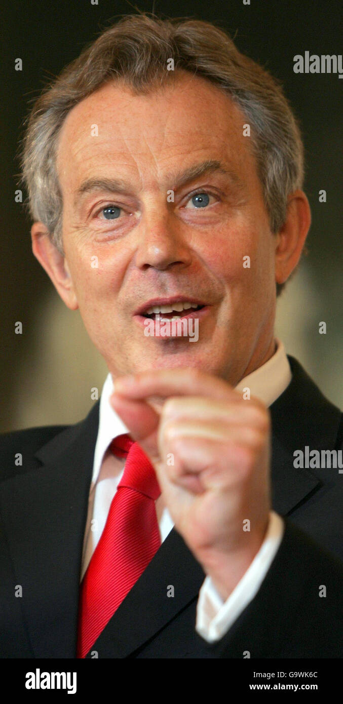 El Primer Ministro de Gran Bretaña, Tony Blair, habla durante una conferencia de prensa en 10 Downing Street, en el centro de Londres. Foto de stock