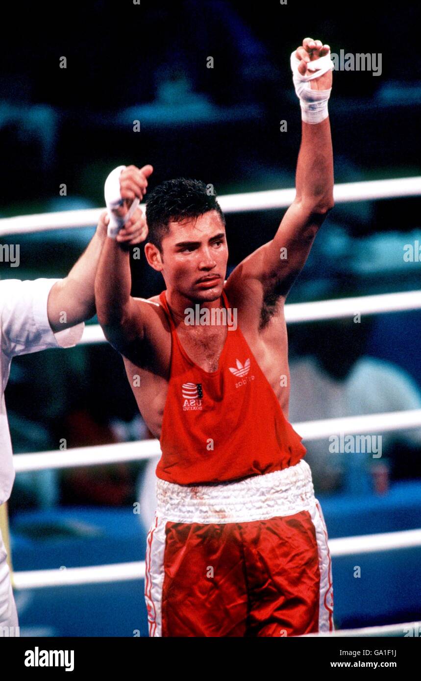 Boxeo - Ligero - Juegos Olímpicos de Barcelona - Oscar de la Hoya (USA) v  Sung Sik Hong (Corea del Sur Fotografía de stock - Alamy