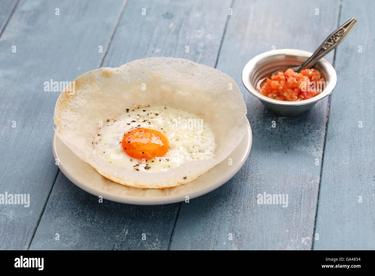 Huevo de Sri Lanka, la tolva bittara aappa Foto de stock