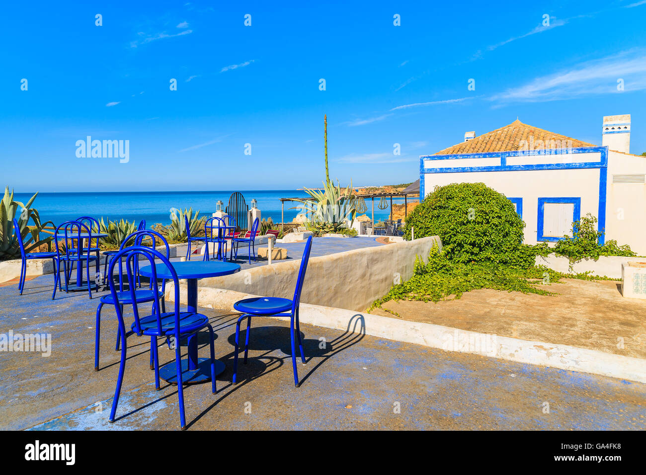 Beach restaurant portugal fotografías e imágenes de alta resolución - Alamy